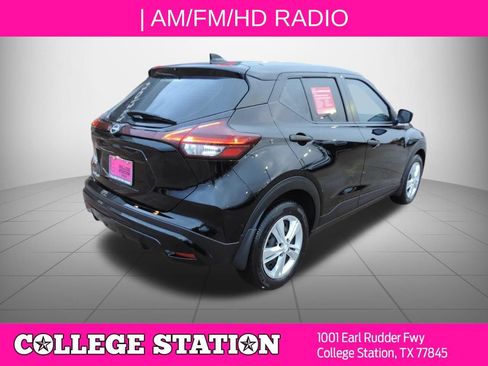 Certified 2025 Nissan Kicks Play S FWD image 4