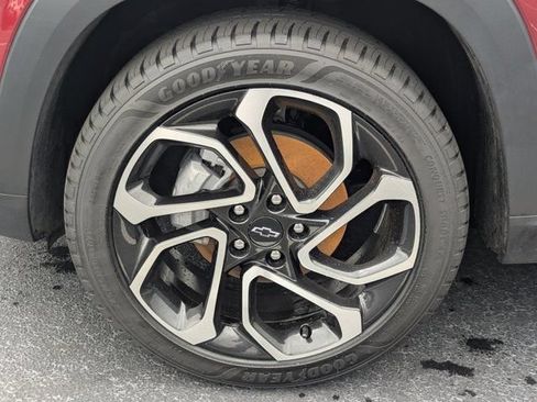 Used 2025 Chevrolet Trax RS w/ Driver Confidence Package FWD image 11
