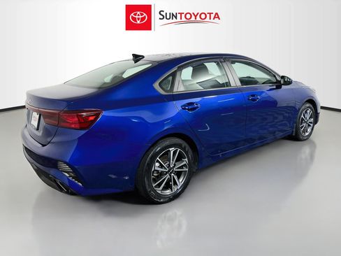 Used 2022 Kia Forte LXS FWD image 4