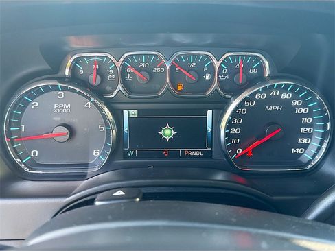 Used 2018 Chevrolet Suburban LT image 13