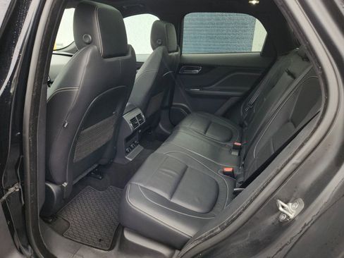 Used 2017 Jaguar F-PACE R-Sport image 19