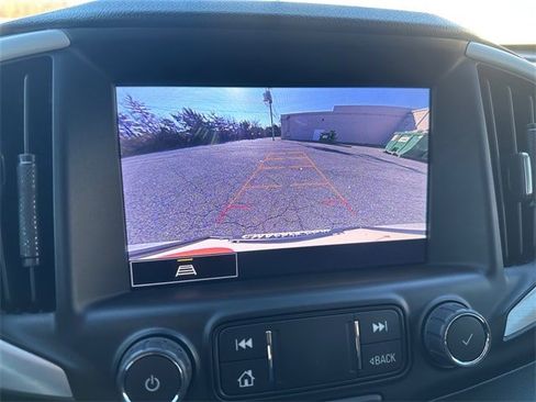 Used 2023 GMC Terrain SLT w/ Elevation Edition image 17