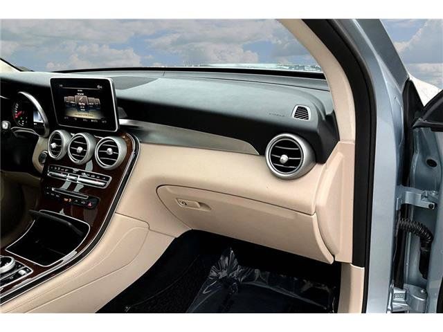 Used 2018 Mercedes-Benz GLC 300 4MATIC image 27