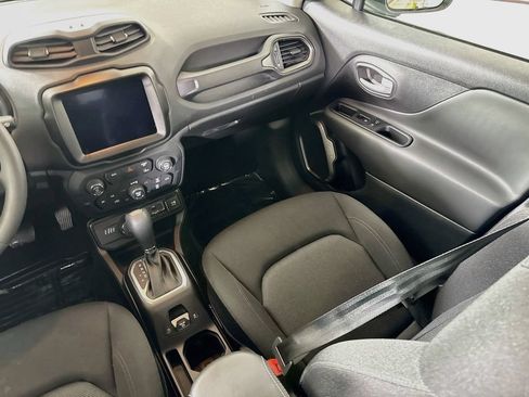 Used 2023 Jeep Renegade Latitude AWD/4WD image 25