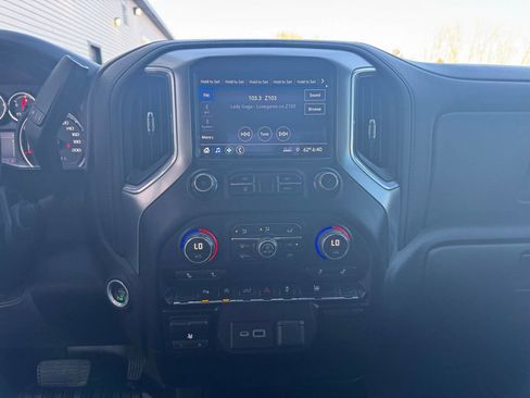 Used 2019 Chevrolet Silverado 1500 LT image 22