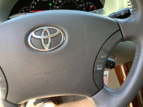 Used 2005 Toyota Camry XLE FWD image 35