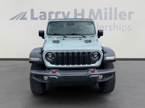 Used 2024 Jeep Wrangler Unlimited Rubicon w/ Safety Group AWD/4WD image 8