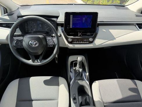 Certified 2025 Toyota Corolla LE image 9
