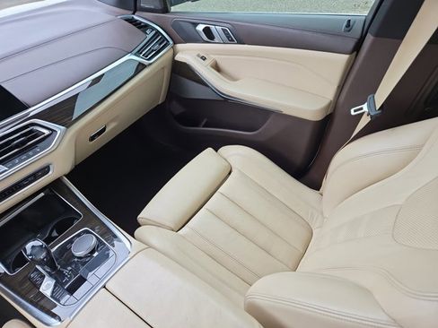 Used 2019 BMW X5 xDrive40i w/ Premium Package 2 image 18
