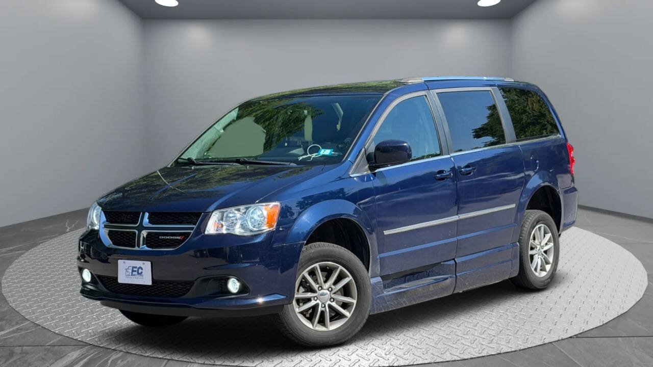 Used 2015 Dodge Grand Caravan SXT FWD image 1