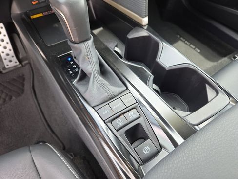 Used 2025 Toyota Camry SE FWD image 24