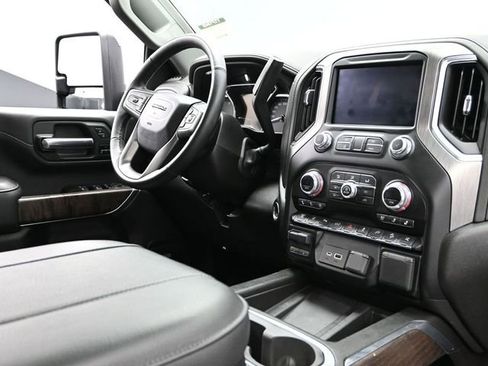 Used 2023 GMC Sierra 2500 Denali w/ Denali Black Diamond Edition AWD/4WD image 15