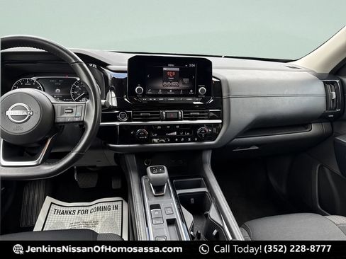 Certified 2024 Nissan Pathfinder SV FWD image 22