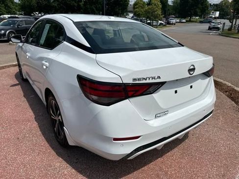 Used 2022 Nissan Sentra SV image 3