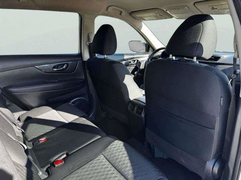 Used 2018 Nissan Rogue SV FWD image 44