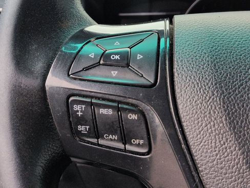 Used 2016 Ford Explorer XLT w/ Equipment Group 202A image 29