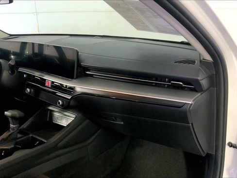 Used 2025 Kia K5 LXS FWD image 16