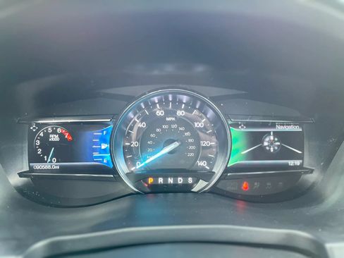 Used 2017 Ford Explorer XLT w/ Equipment Group 202A FWD image 20