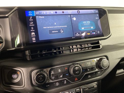 Used 2025 Jeep Wrangler Unlimited Sport AWD/4WD image 28