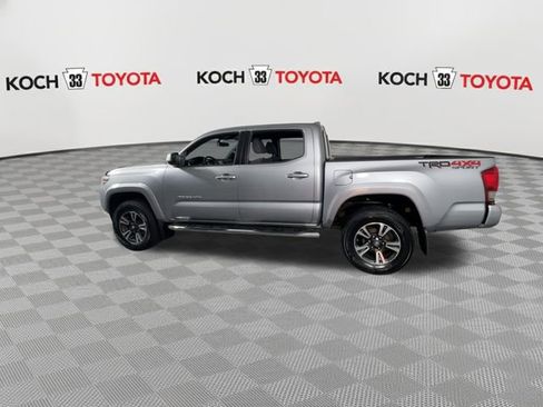 Used 2016 Toyota Tacoma TRD Sport image 21
