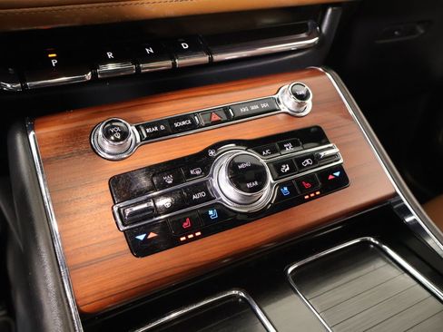 Used 2022 Lincoln Aviator Reserve w/ Equipment Group 201A AWD/4WD image 8