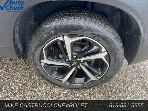 Used 2023 Chevrolet TrailBlazer RS w/ Convenience Package FWD image 5