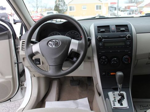 Used 2010 Toyota Corolla image 13