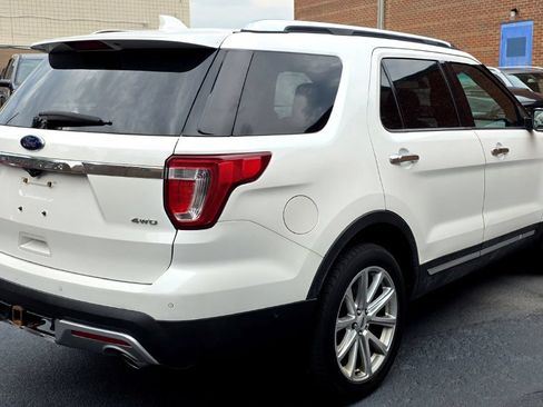 Used 2017 Ford Explorer Limited w/ Equipment Group 301A AWD/4WD image 2