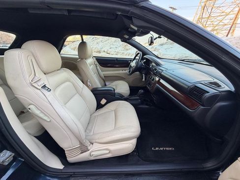 Used 2002 Chrysler Sebring Limited image 16