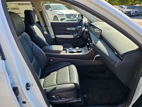 New 2026 Genesis GV70 2.5T Advanced image 29