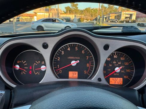 Used 2007 Nissan 350Z Touring RWD image 17