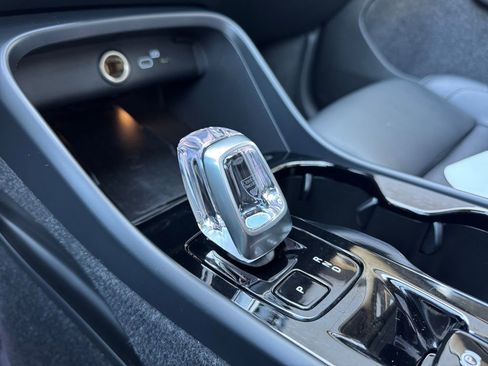 Certified 2025 Volvo XC40 B5 Plus image 16