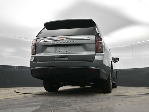 Used 2024 Chevrolet Suburban LT image 33