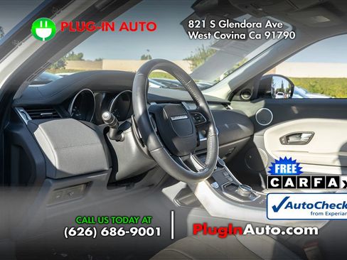 Used 2017 Land Rover Range Rover Evoque SE image 6