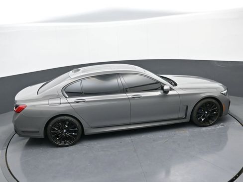 Used 2022 BMW 750i xDrive w/ Executive Package image 36