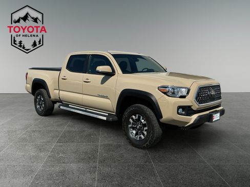 Certified 2019 Toyota Tacoma TRD Off-Road w/ Technology Package AWD/4WD image 7