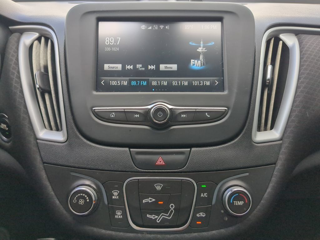 Used 2018 Chevrolet Malibu LS FWD image 18