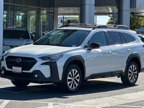 Certified 2025 Subaru Outback Premium AWD/4WD image 8