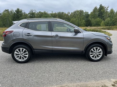 Used 2022 Nissan Rogue Sport SV AWD/4WD image 5