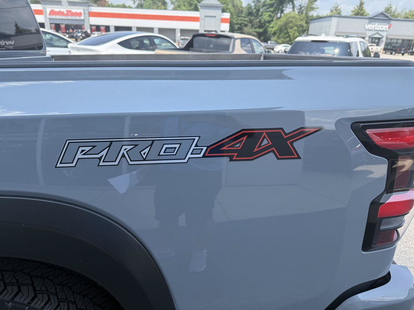 Used 2024 Nissan Frontier PRO-4X w/ Technology Package AWD/4WD image 9