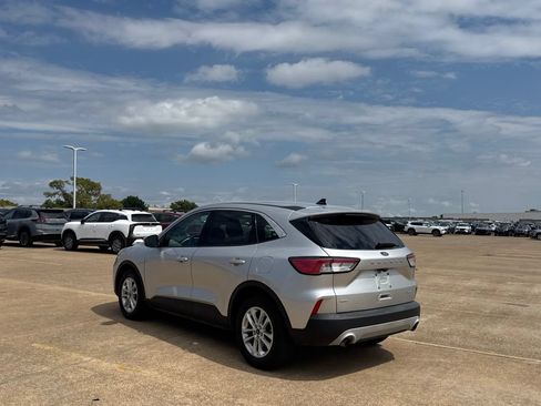Used 2020 Ford Escape SE FWD image 21