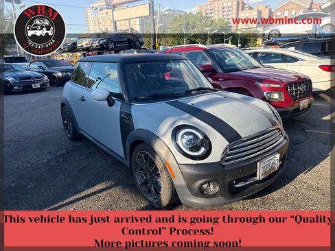 Used 2011 MINI Cooper Hardtop FWD image 1