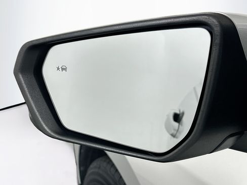Used 2021 Chevrolet Equinox LT FWD image 16