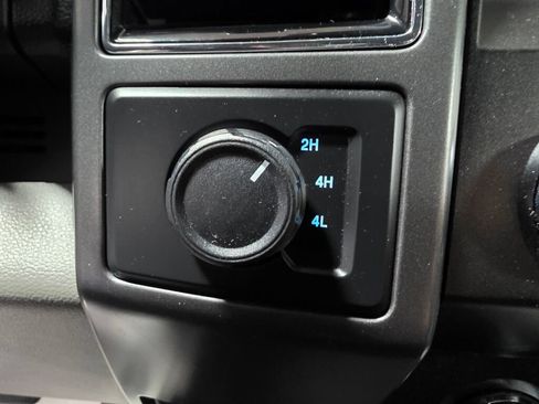 Used 2019 Ford F150 XLT w/ Equipment Group 302A Luxury AWD/4WD image 16
