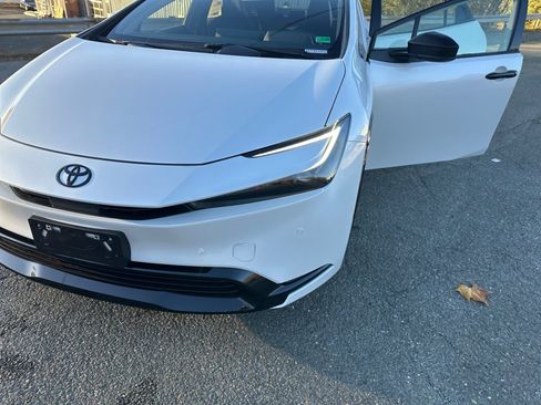 Used 2026 Toyota Prius Plug-In Hybrid FWD image 30