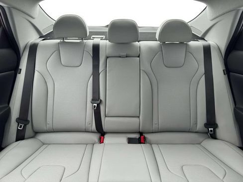 New 2026 Hyundai Elantra Limited FWD image 16