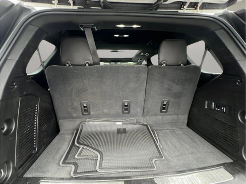 Used 2021 Chevrolet Tahoe High Country w/ Premium Package image 18