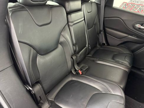 Used 2016 Jeep Cherokee Limited image 35