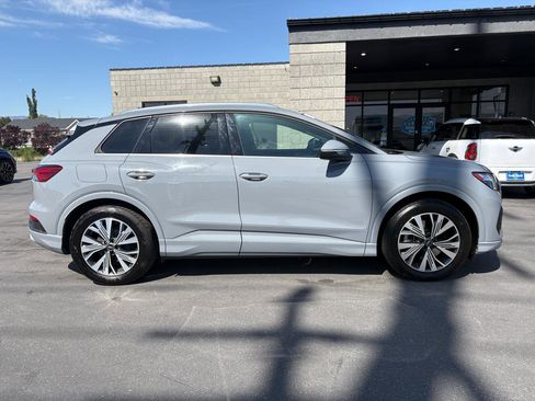 Used 2024 Audi Q4 e-tron Premium w/ Convenience Package RWD image 4