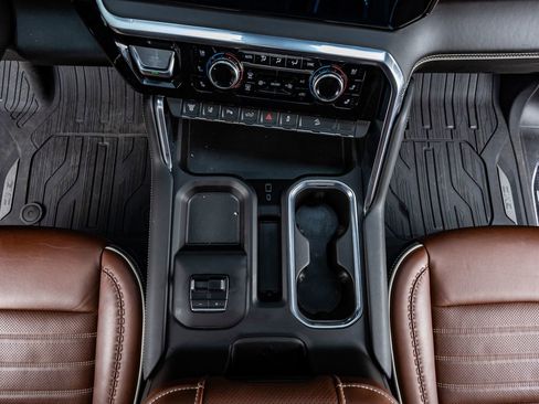 Used 2024 GMC Sierra 2500 Denali Ultimate image 28